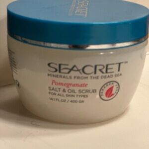 Seacret Pomegranate Salt & Oil Scrub - Blue and White